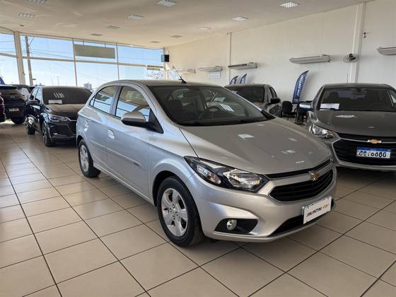CHEVROLET ONIX 1.4 MPFI LT 8V FLEX 4P MANUAL CHEVROLET ONIX 1.4 MPFI LT 8V FLEX 4P MANUAL